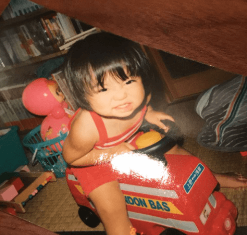 吉澤ひとみ幼少時写真